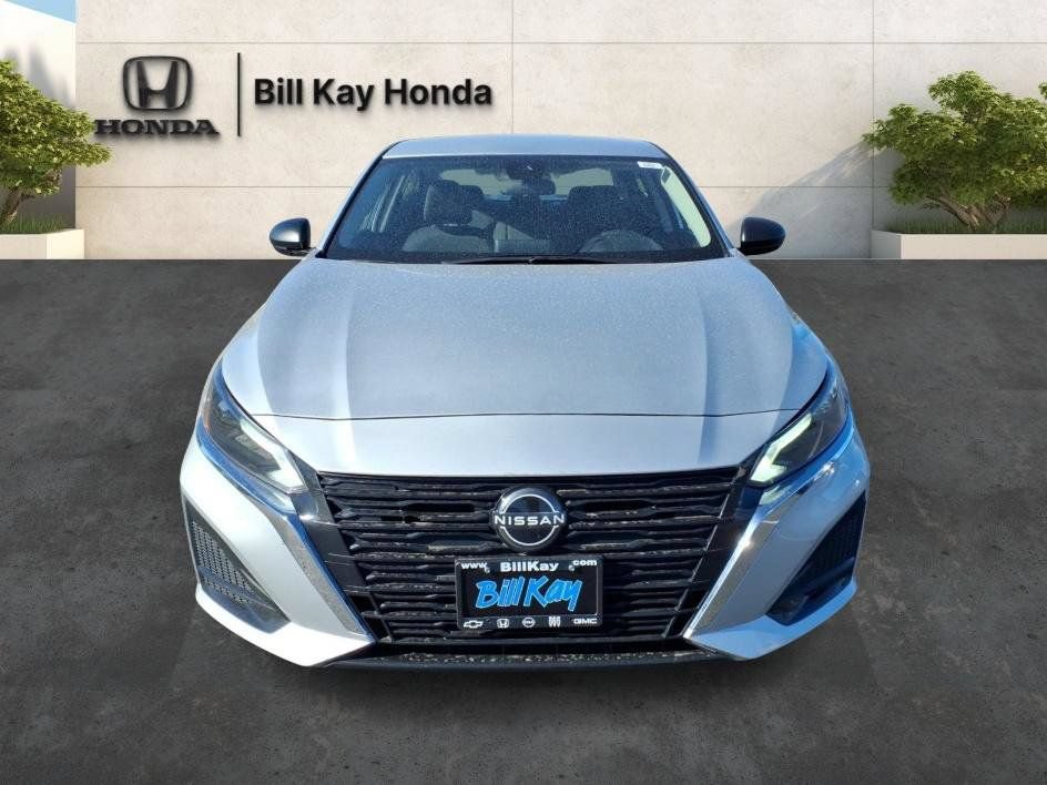 Used 2024 Nissan Altima 2.5 SV AWD/4WD image 9
