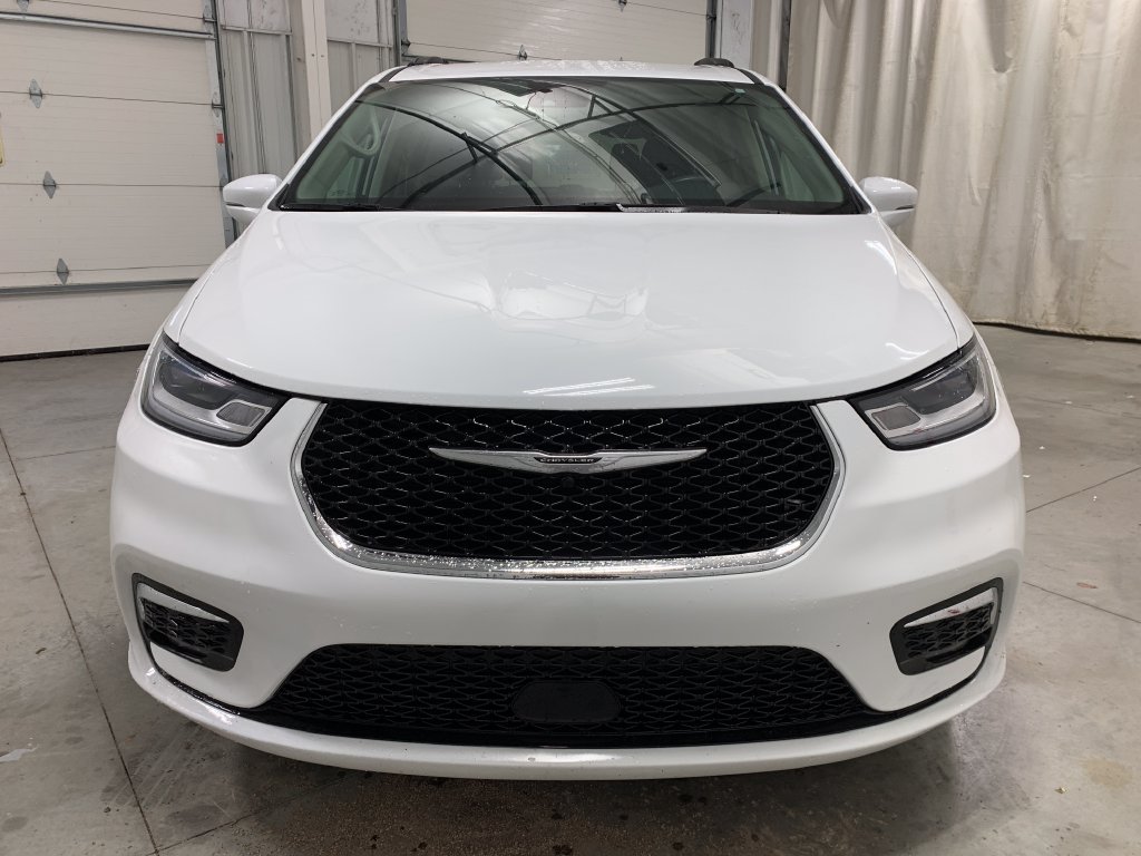 Used 2022 Chrysler Pacifica Touring-L AWD/4WD image 15