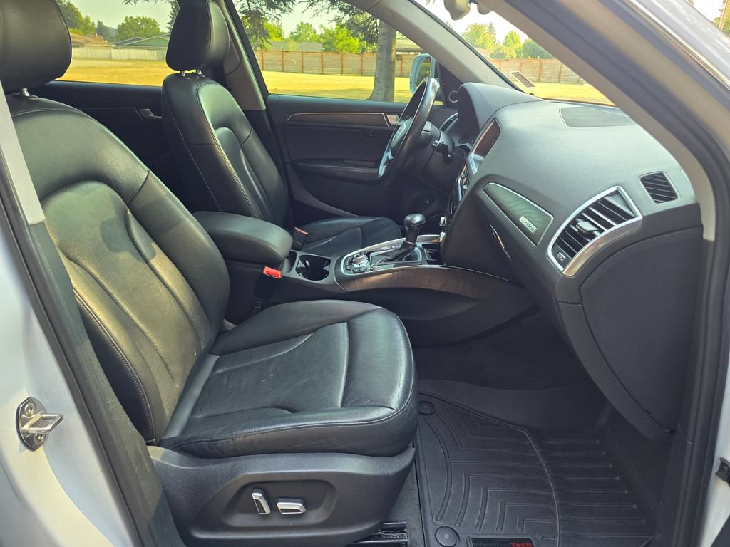 Used 2016 Audi Q5 2.0T Premium Plus w/ Technology Package AWD/4WD image 11