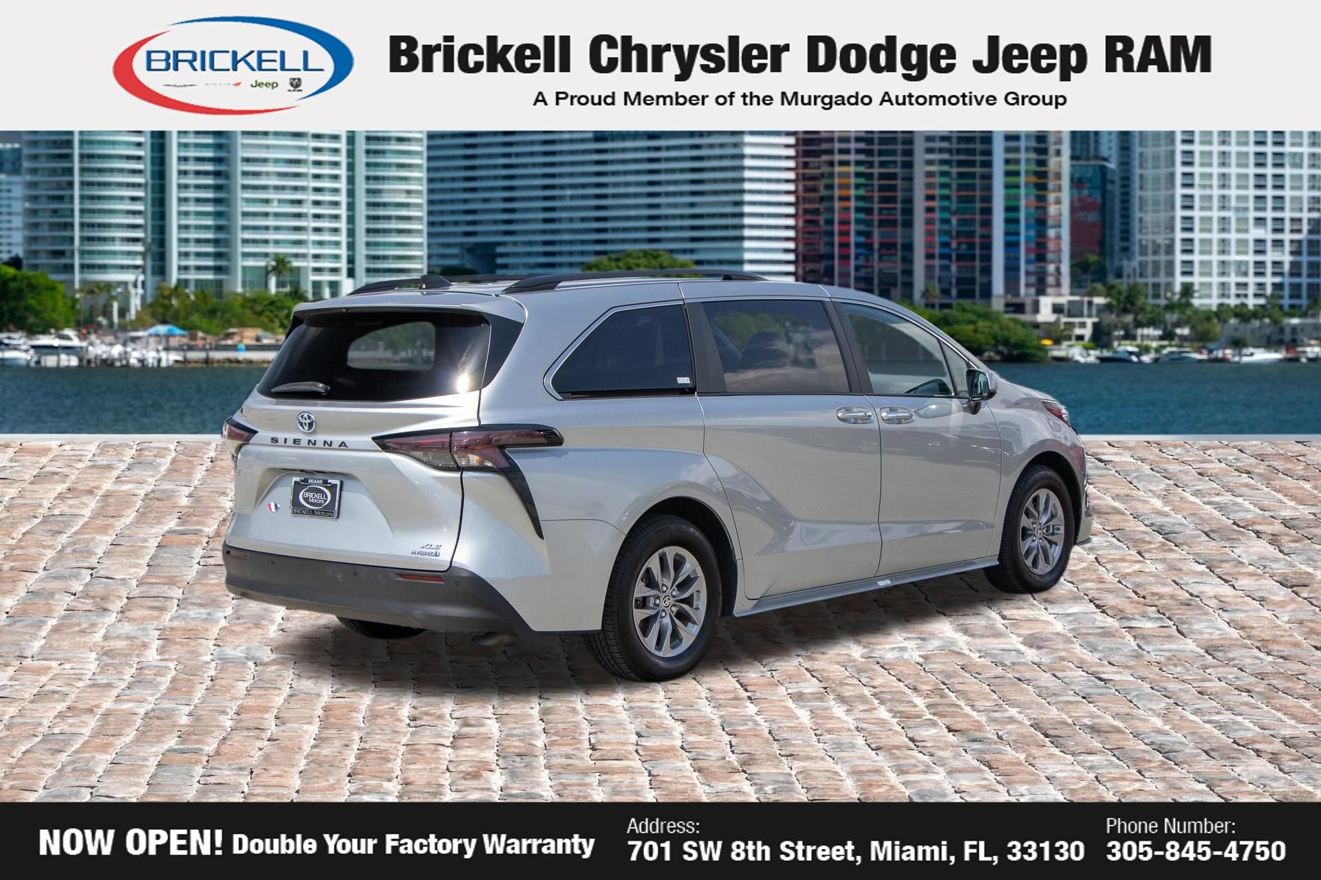 Used 2024 Toyota Sienna XLE FWD image 5