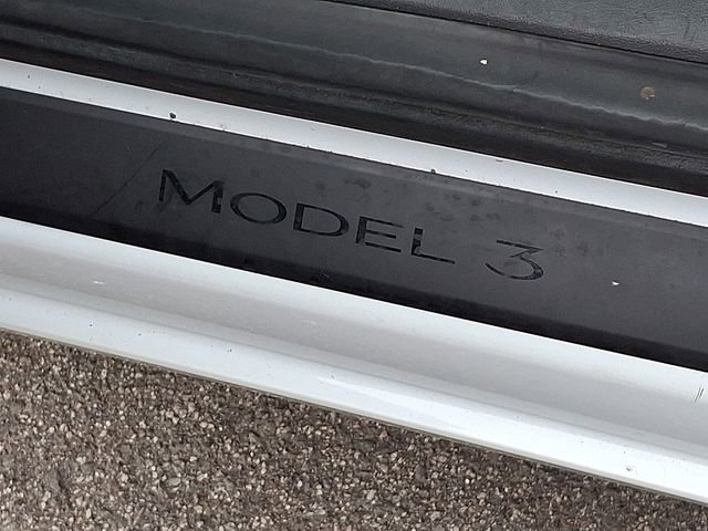 Used 2021 Tesla Model 3 Standard Range Plus image 42