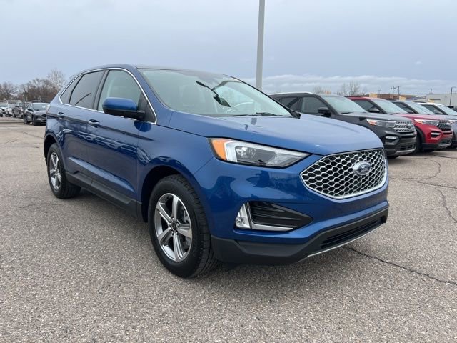 Certified 2024 Ford Edge SEL w/ Convenience Package image 3