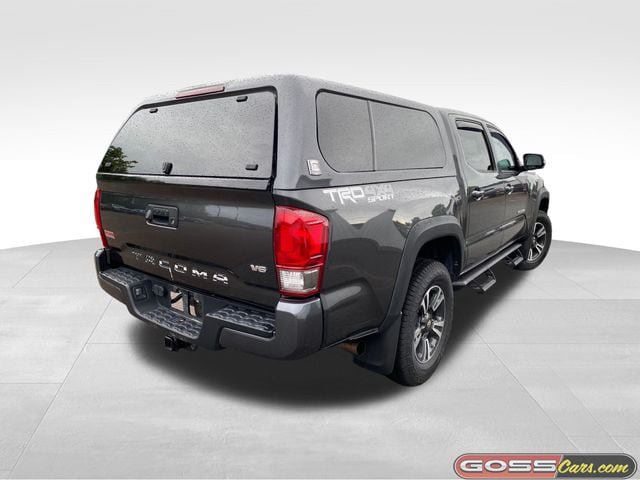 Used 2017 Toyota Tacoma TRD Sport w/ Tow Package (A/T) AWD/4WD image 3