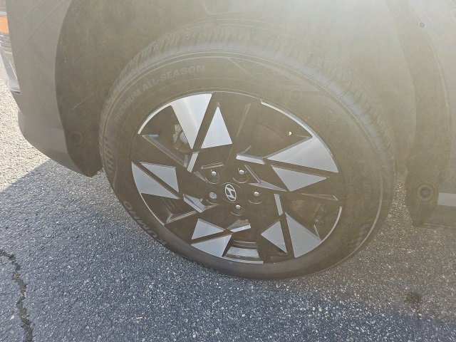 Certified 2024 Hyundai Kona SEL image 17