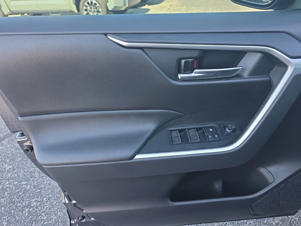 Certified 2022 Toyota RAV4 XLE Premium FWD image 15