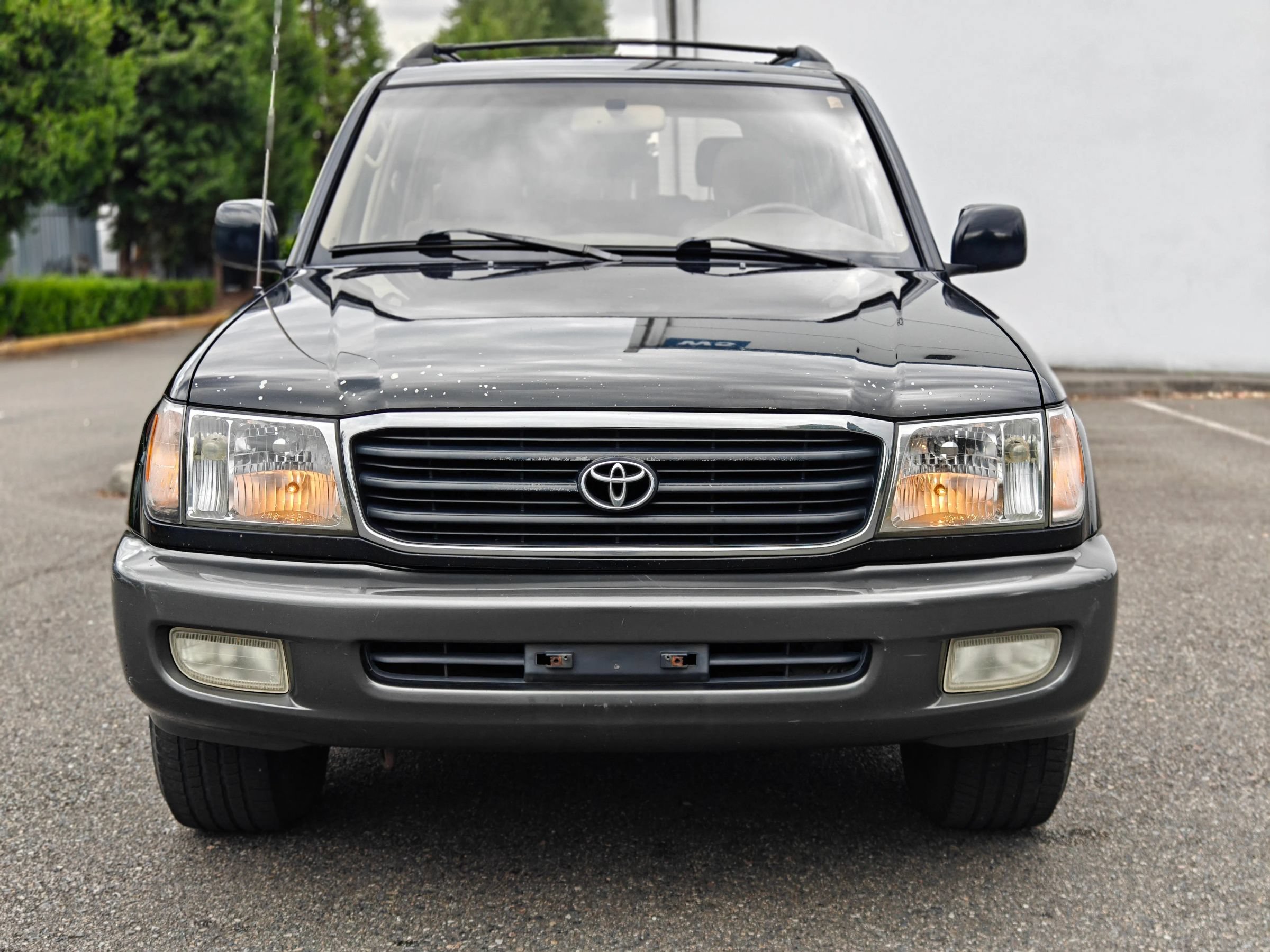 Used 2002 Toyota Land Cruiser AWD/4WD image 2