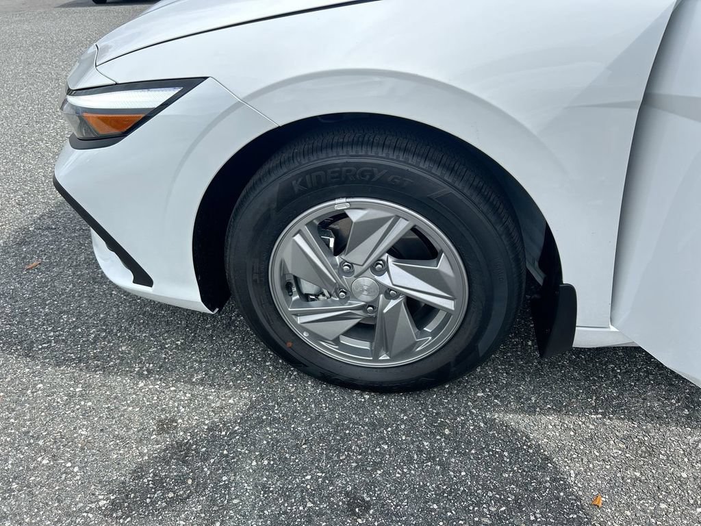 New 2026 Hyundai Elantra SE FWD image 33