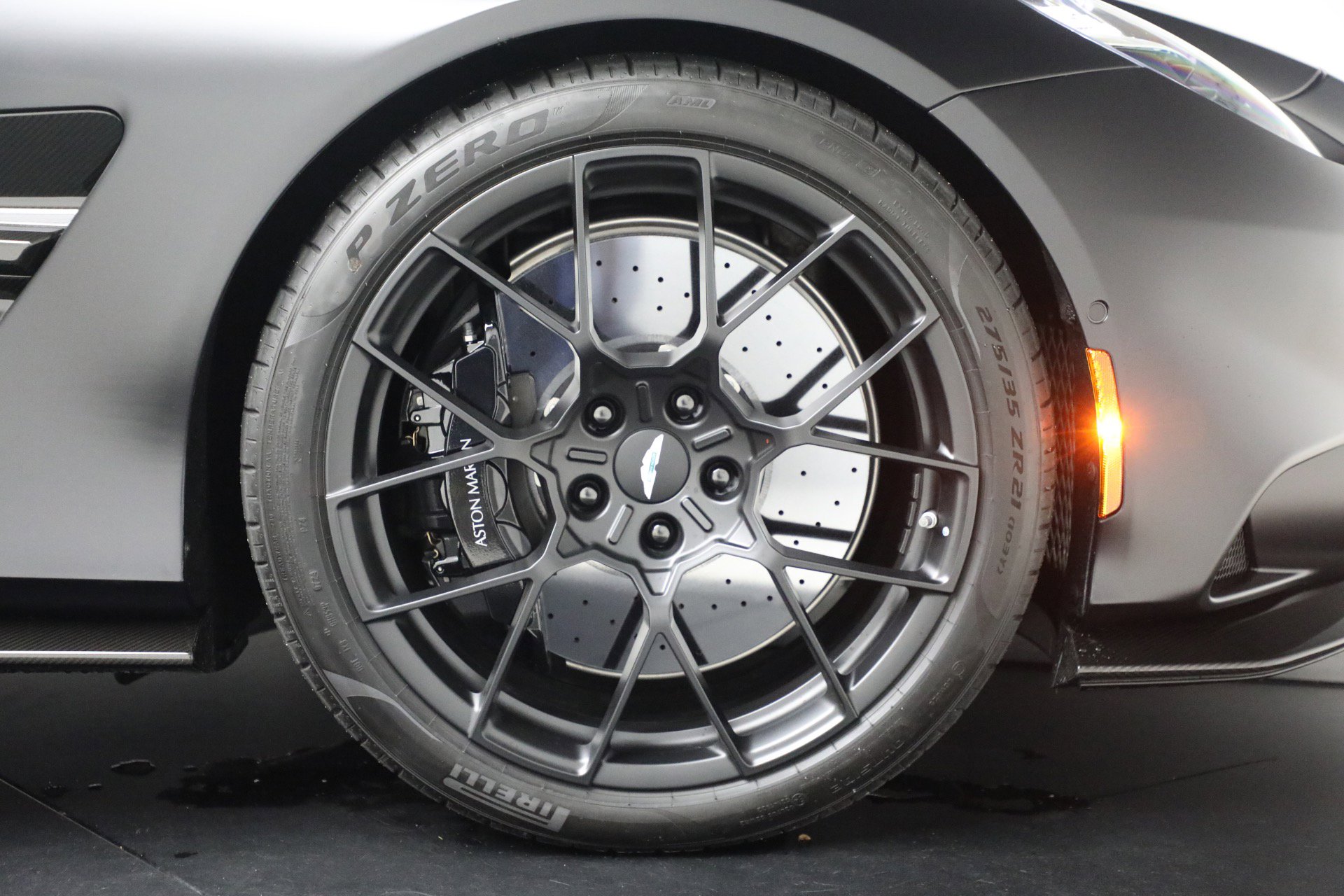 Used 2025 Aston Martin Vanquish image 14