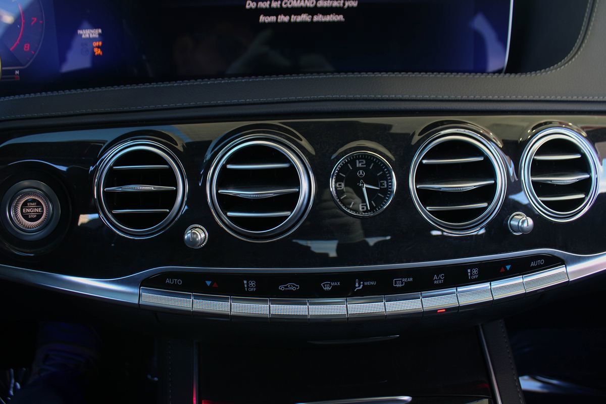 Used 2020 Mercedes-Benz S 450 4MATIC Sedan w/ Premium Package image 43