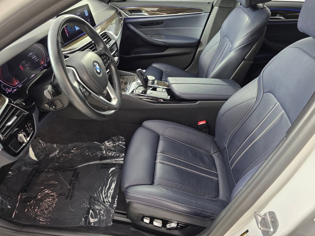 Used 2020 BMW 530i xDrive w/ Premium Package AWD/4WD image 9