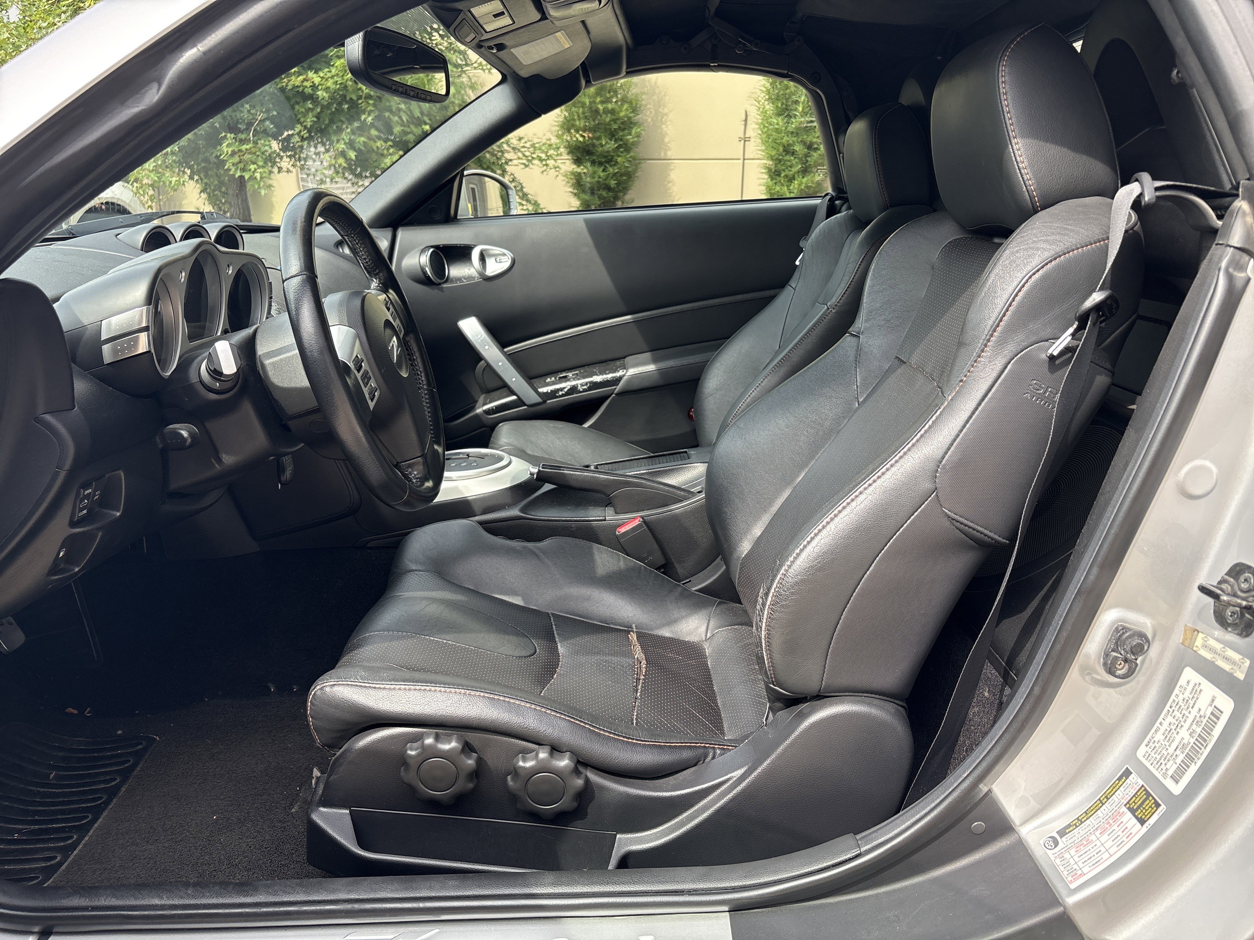 Used 2008 Nissan 350Z Touring RWD image 16