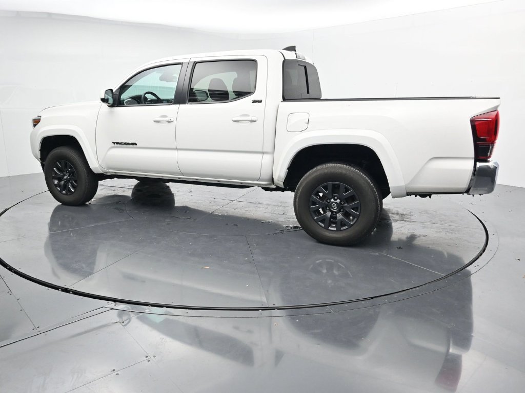 Used 2023 Toyota Tacoma SR5 AWD/4WD image 5
