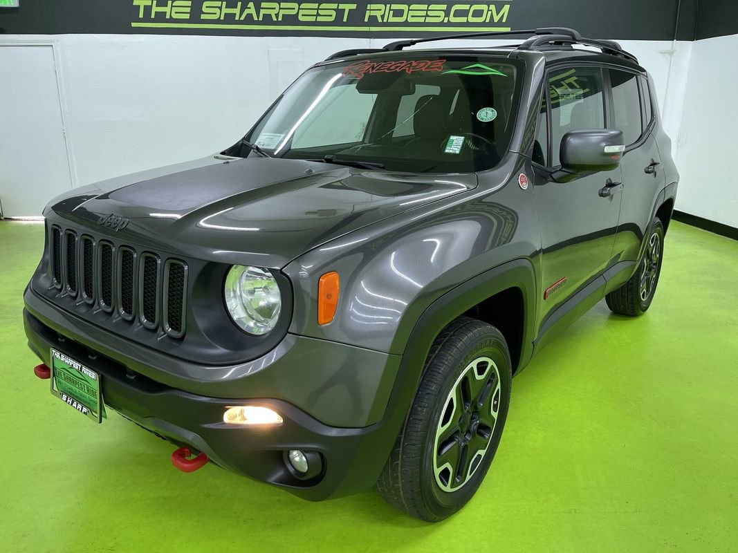 Used 2016 Jeep Renegade Trailhawk w/ Premium Trailhawk Package image 5