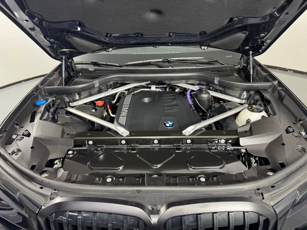 Used 2024 BMW X7 xDrive40i w/ Executive Package image 29