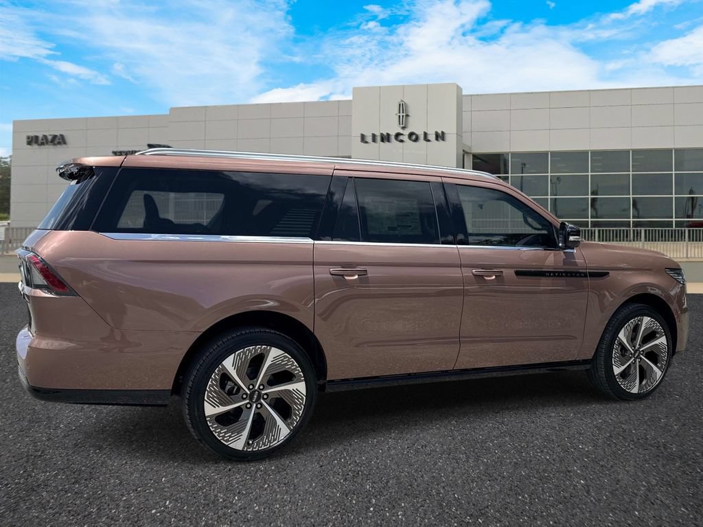 New 2026 Lincoln Navigator L Black Label AWD/4WD image 3