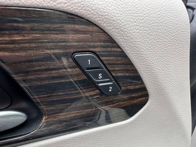 Used 2023 Chrysler Pacifica Limited image 7