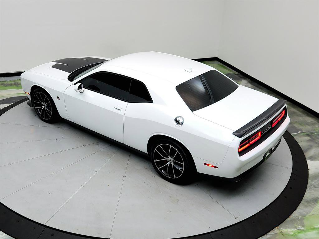 Used 2018 Dodge Challenger R/T Scat Pack RWD image 32