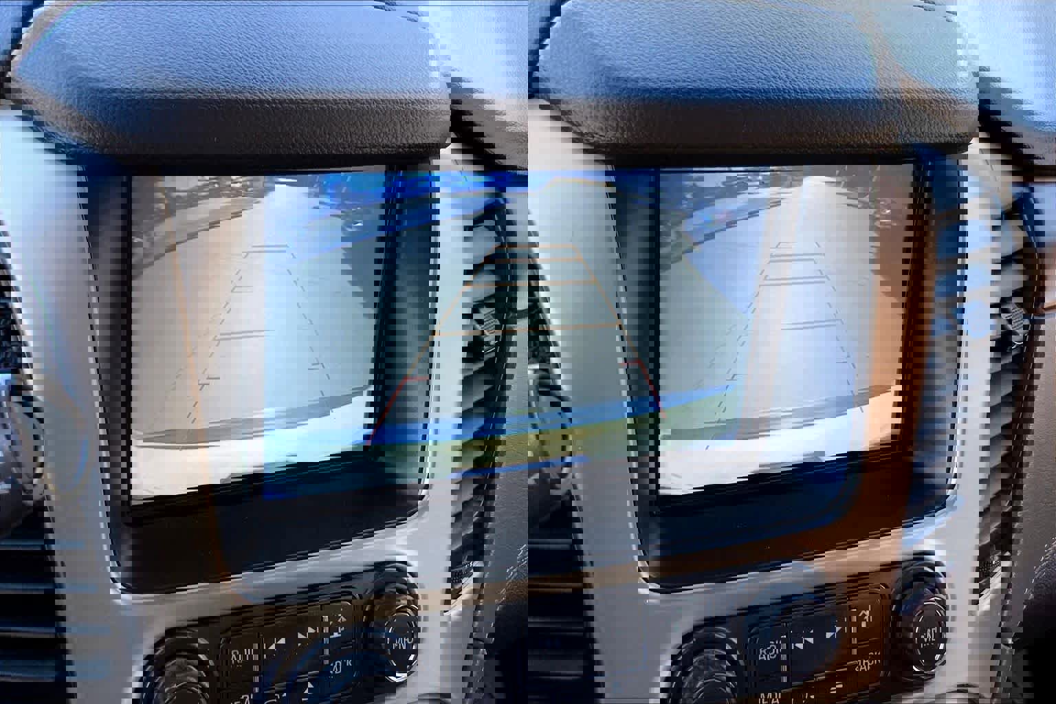 Used 2019 GMC Yukon Denali w/ Open Road Package image 28