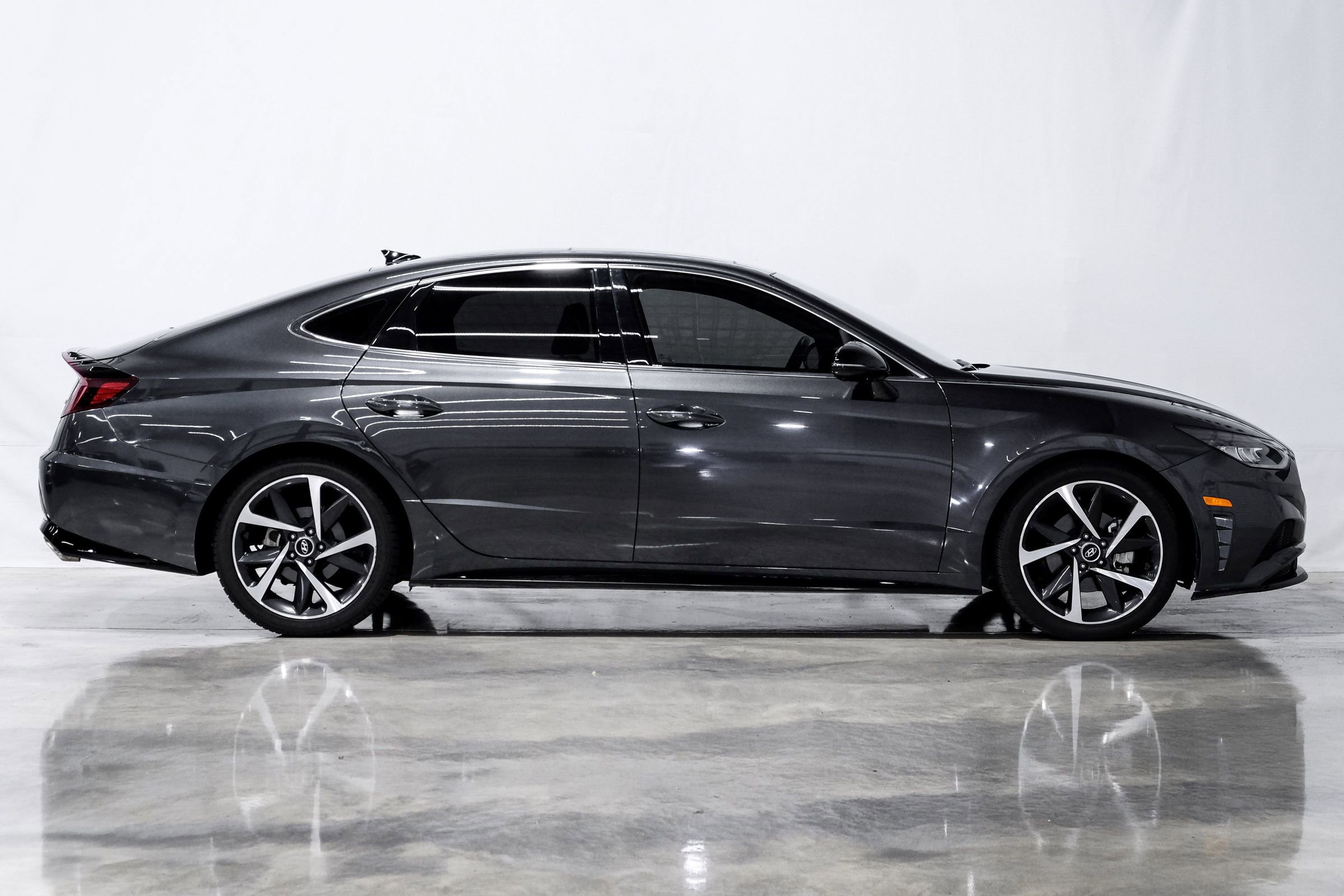 Used 2022 Hyundai Sonata SEL Plus w/ Cargo Package image 6