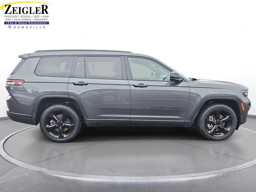 Used 2023 Jeep Grand Cherokee L Laredo AWD/4WD image 4