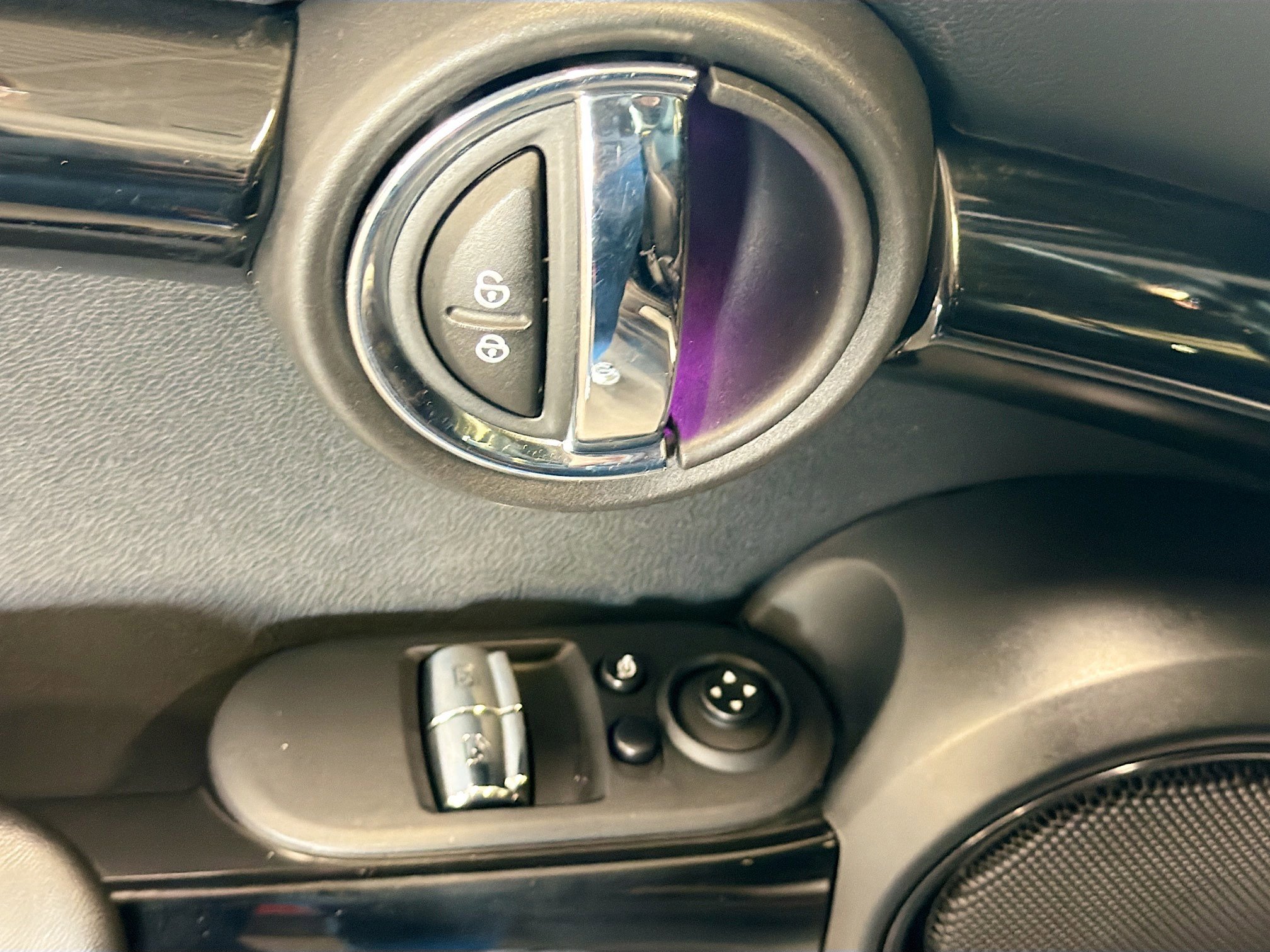 Used 2022 MINI Cooper SE w/ Driver Assistance Package FWD image 15
