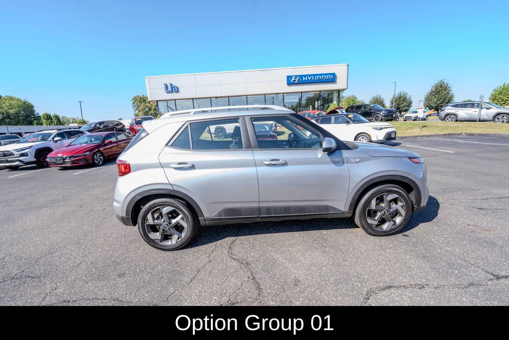 Used 2024 Hyundai Venue SEL image 8