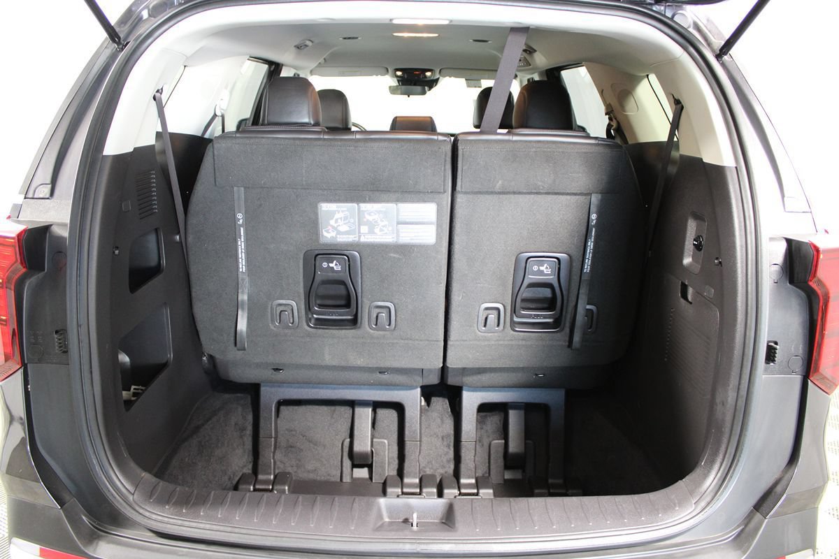Used 2026 Kia Carnival LXS FWD image 47