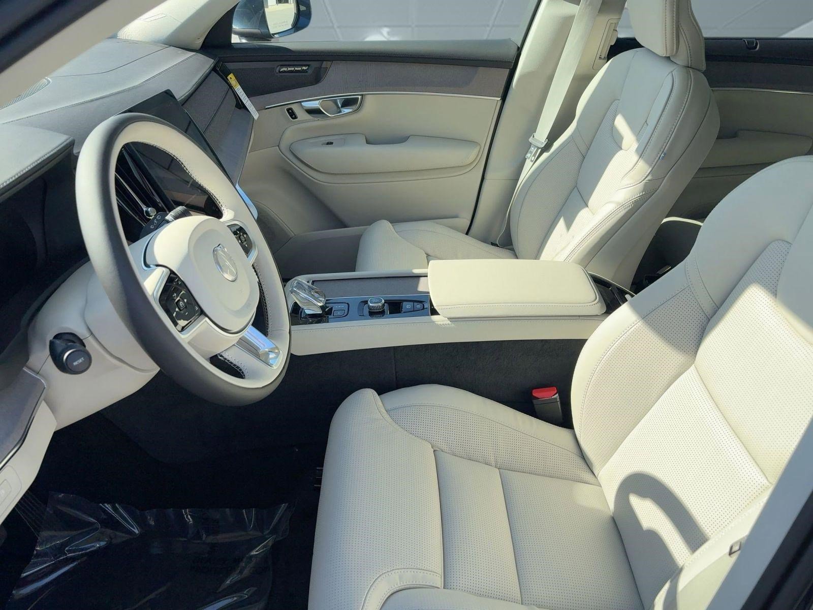 New 2026 Volvo XC90 T8 Ultra w/ Protection Package image 5