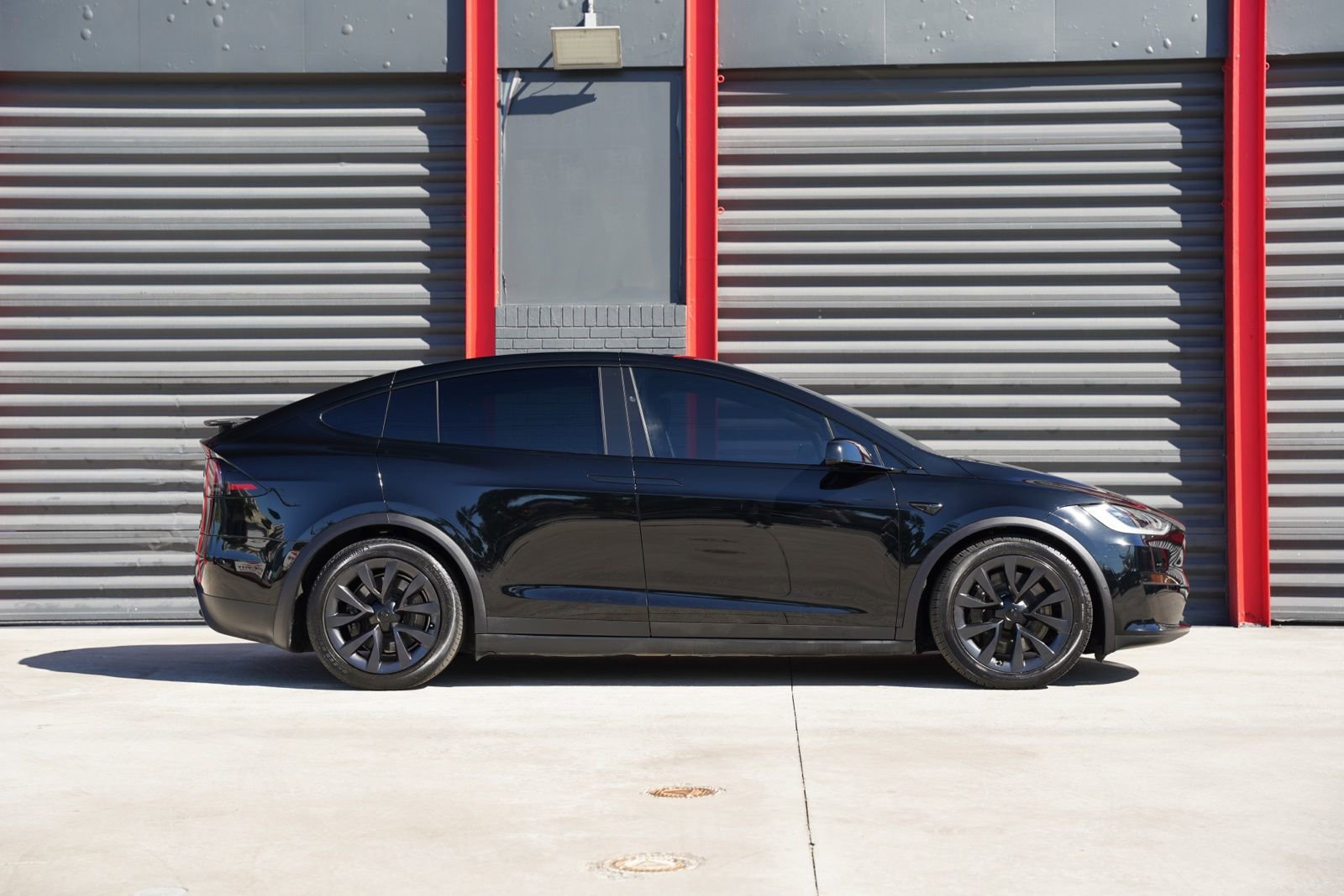 Used 2022 Tesla Model X Plaid image 8