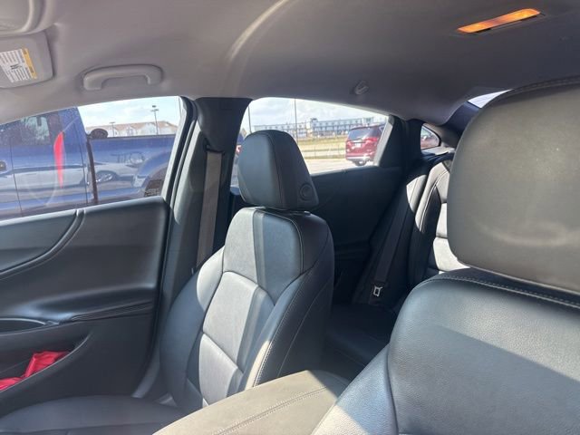 Used 2018 Chevrolet Malibu LT w/ Leather Package FWD image 11