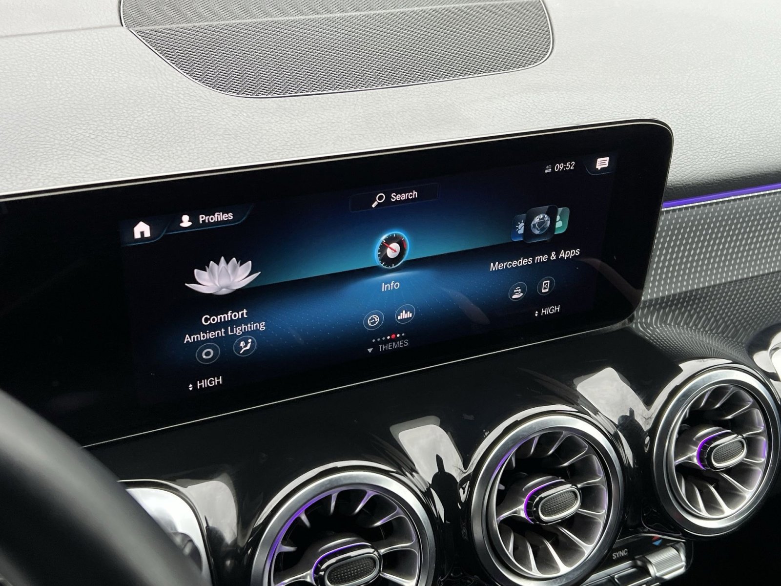 Certified 2022 Mercedes-Benz GLB 250 4MATIC image 18