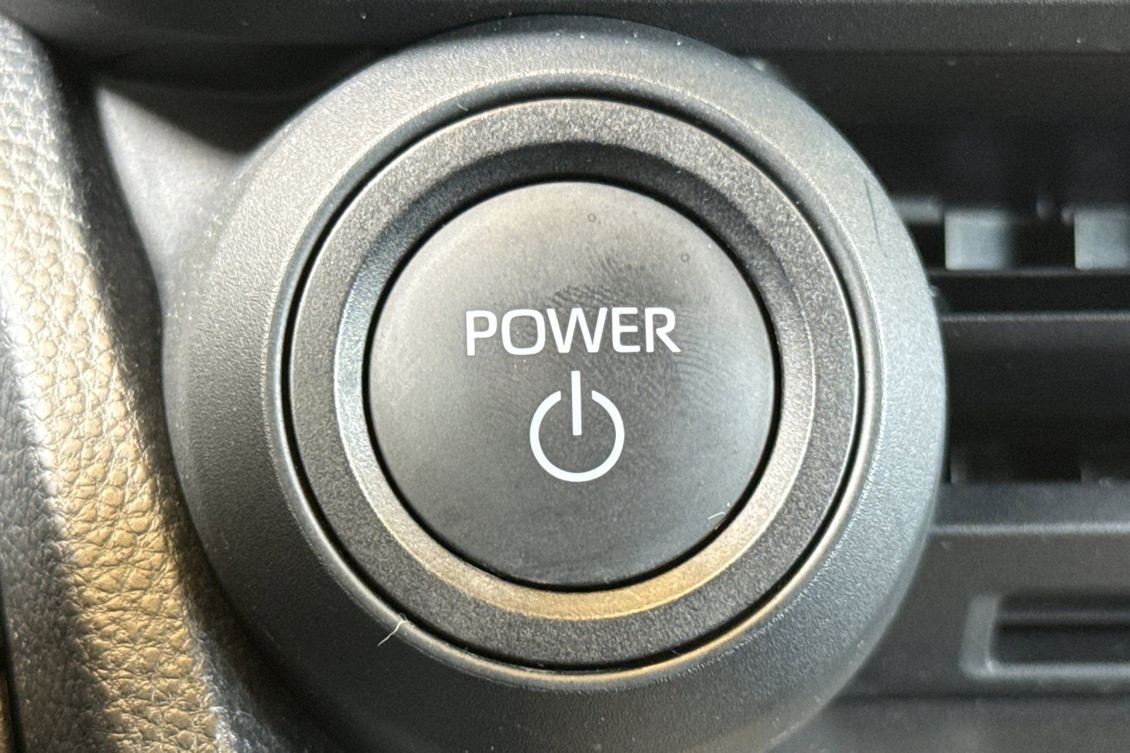 Used 2023 Toyota Prius LE image 24