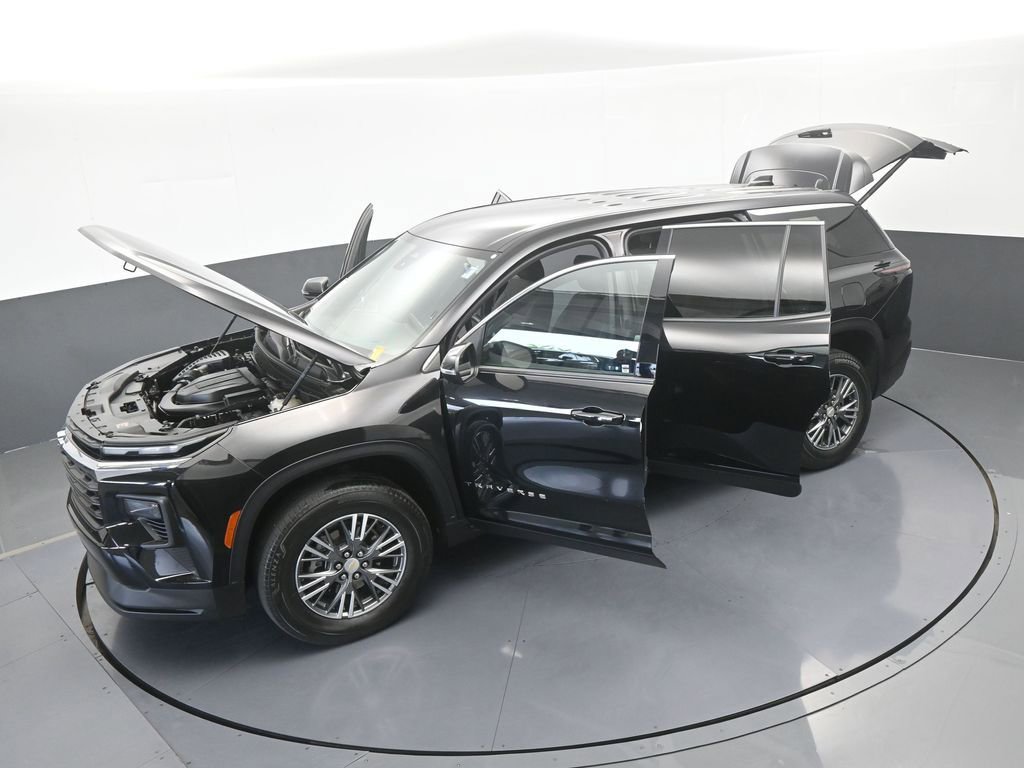 Used 2024 Chevrolet Traverse LS image 72
