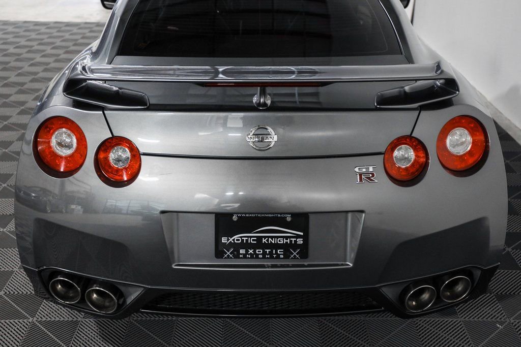 Used 2009 Nissan GT-R Premium image 44