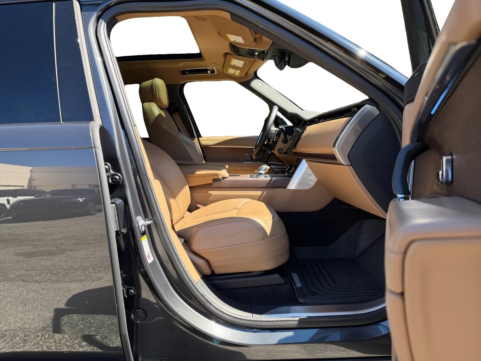 Certified 2023 Land Rover Range Rover SE image 22