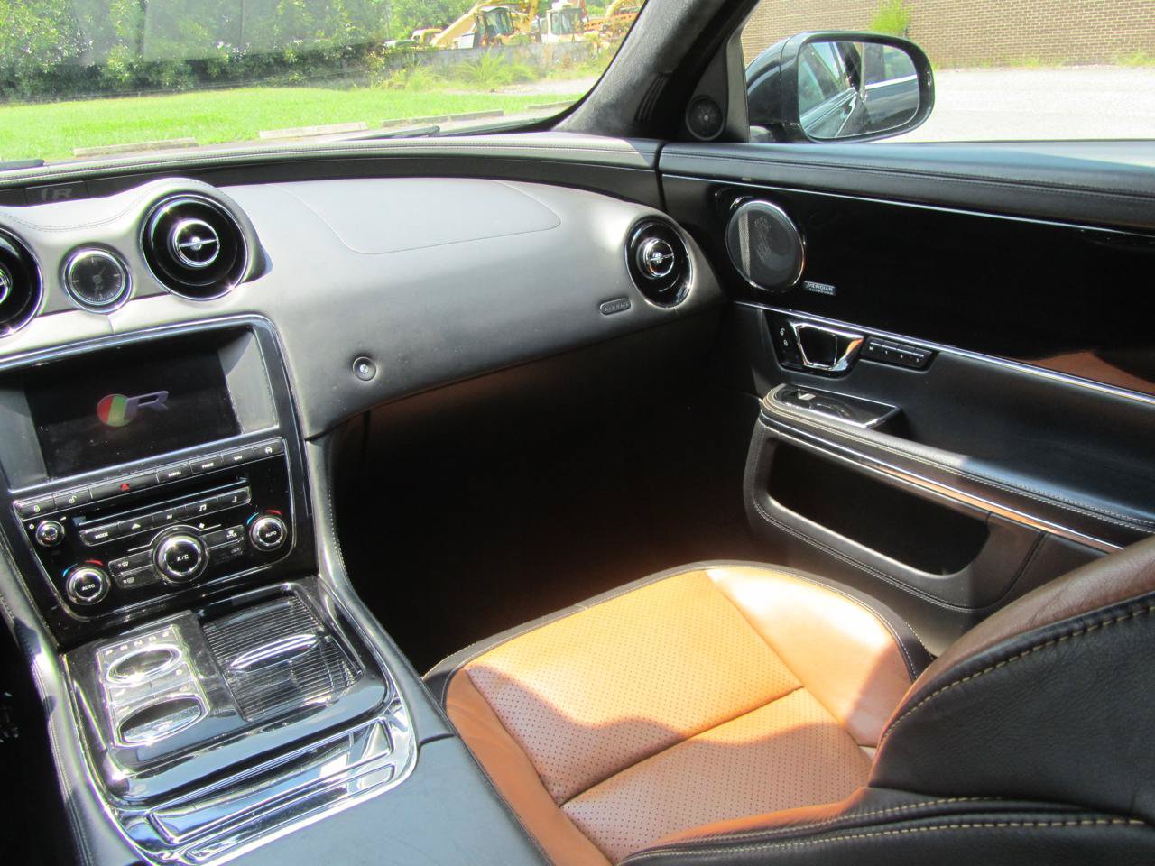 Used 2014 Jaguar XJ R Long Wheel Base RWD image 14