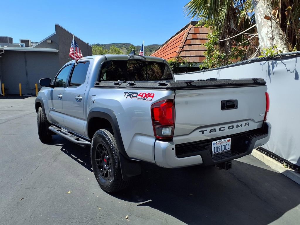 Certified 2018 Toyota Tacoma TRD Off-Road w/ Technology Package AWD/4WD image 5