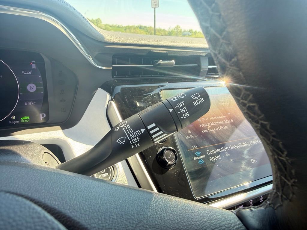 Used 2023 Chevrolet Bolt EUV Premier w/ Sun & Sound Package image 32