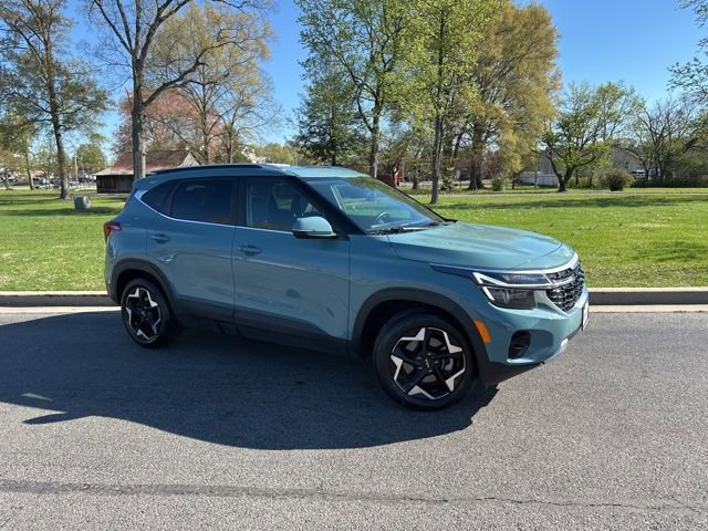 Certified 2024 Kia Seltos EX image 2