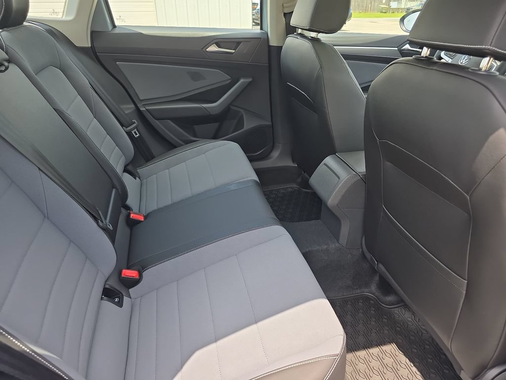 New 2026 Volkswagen Jetta SE FWD image 33