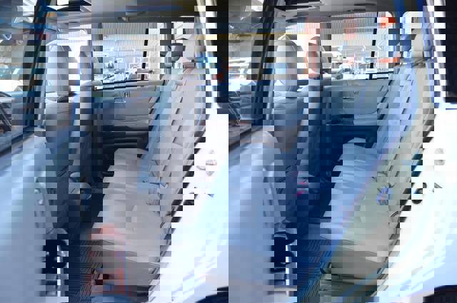 Used 2004 Toyota Highlander Limited image 13