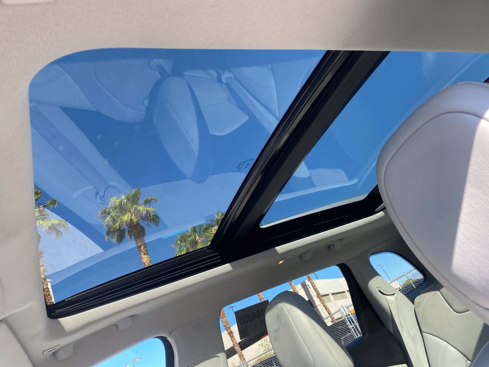 Used 2019 Jeep Cherokee Limited FWD image 13