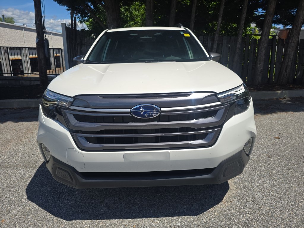 Used 2025 Subaru Forester Premium AWD/4WD image 3