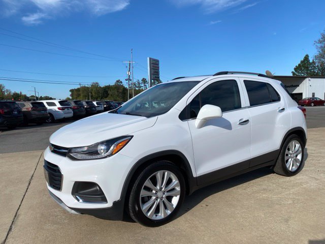 Used 2020 Chevrolet Trax Premier w/ LPO, Cargo Package FWD image 2