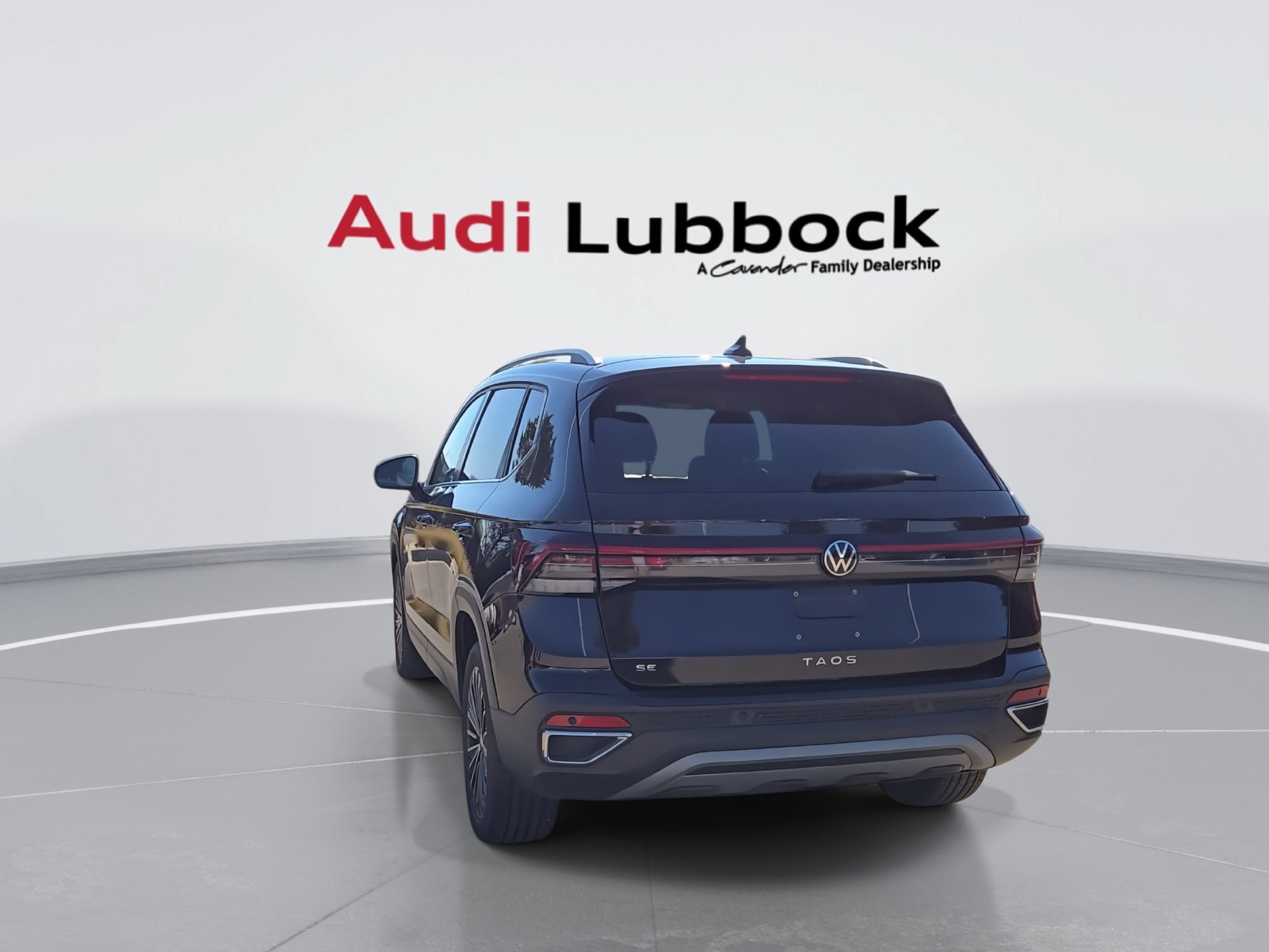 Used 2025 Volkswagen Taos SE FWD image 7