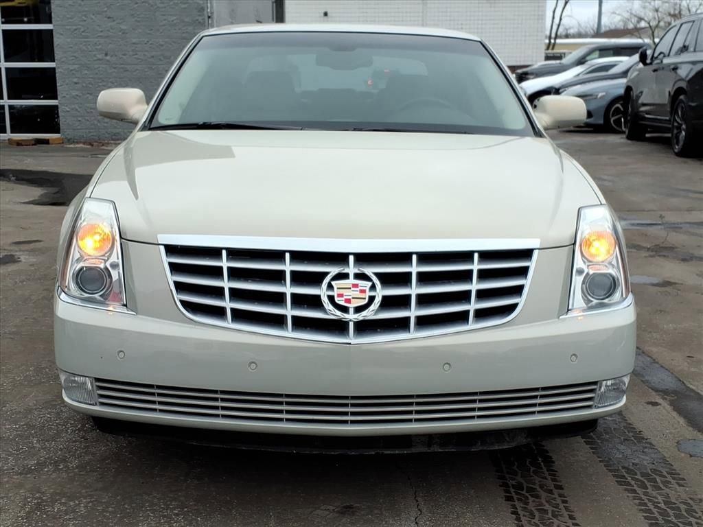 Used 2007 Cadillac DTS Luxury I w/ Trunk Convenience Package image 7