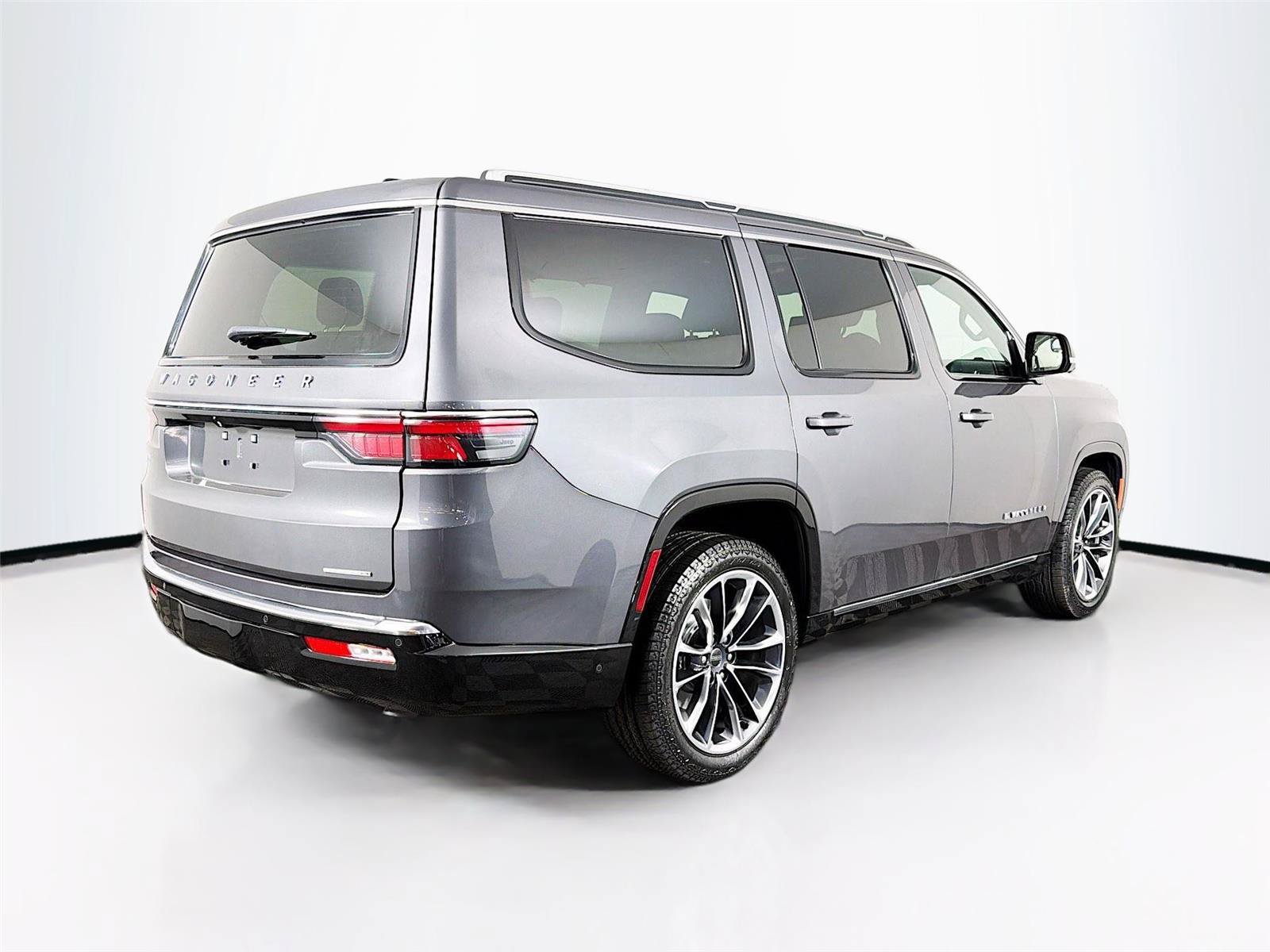 Used 2024 Jeep Wagoneer Series III w/ Premium Group I AWD/4WD image 11