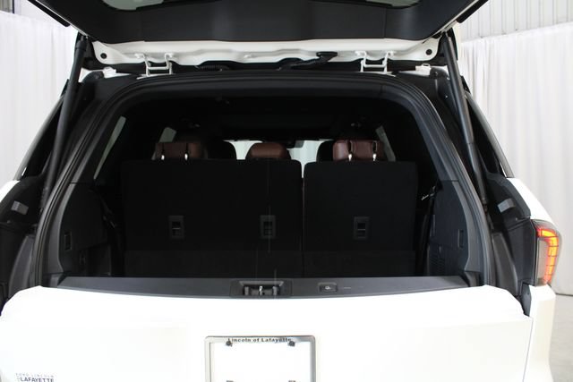 New 2027 Lincoln Navigator Reserve AWD/4WD image 30