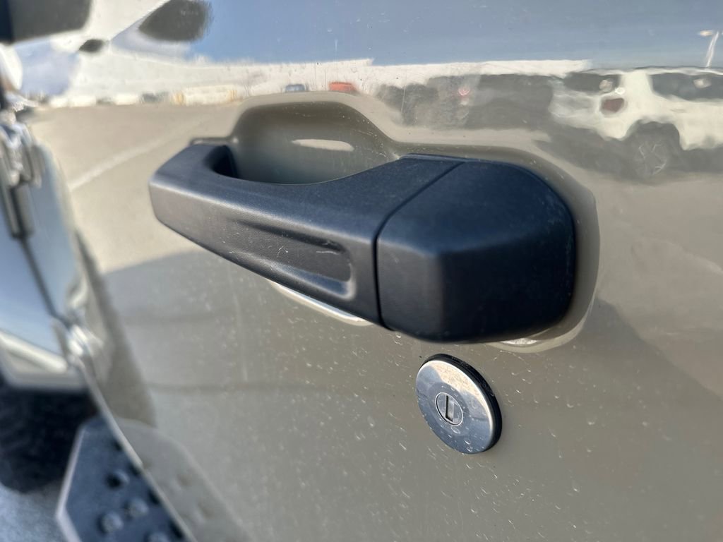 Used 2020 Jeep Gladiator Sport image 38