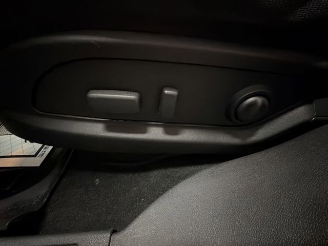 Used 2014 GMC Acadia SLE image 12